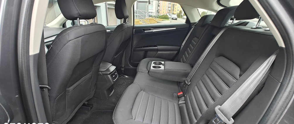 Ford Mondeo cena 64500 przebieg: 106000, rok produkcji 2017 z Września małe 277